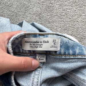 Abercrombie Light Blue '90s Straight Ultra High Rise Jeans in Curve Love